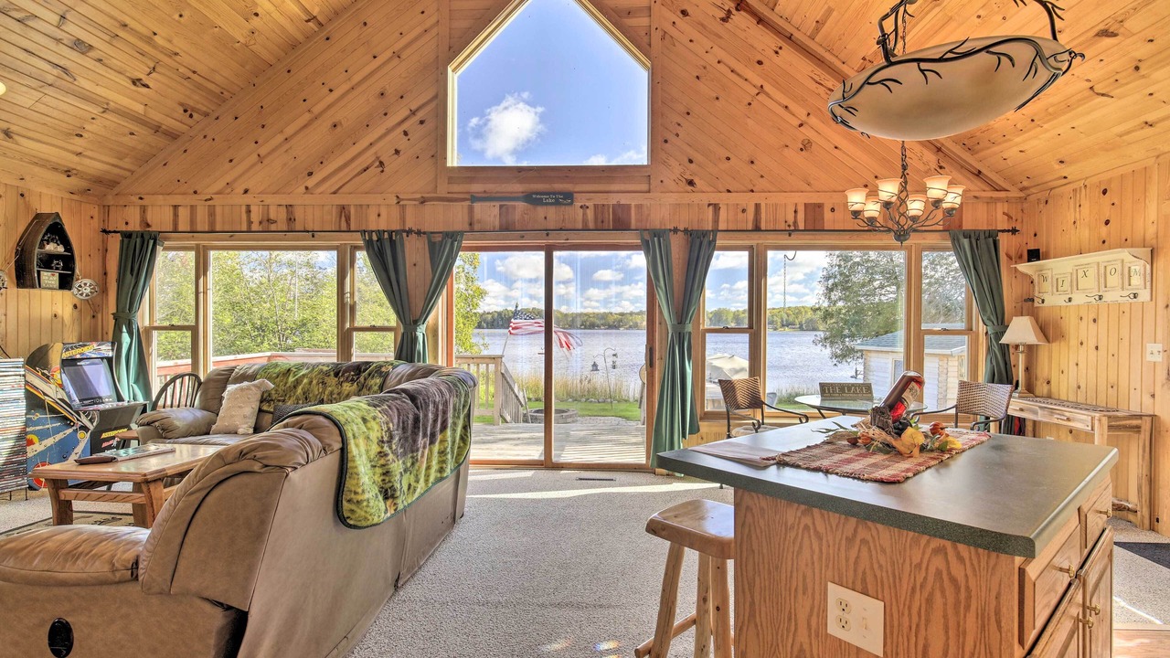 Photo of Livingroom in Pine Lake