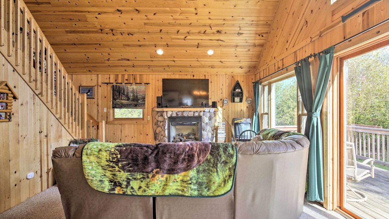 Photo of Livingroom in Pine Lake