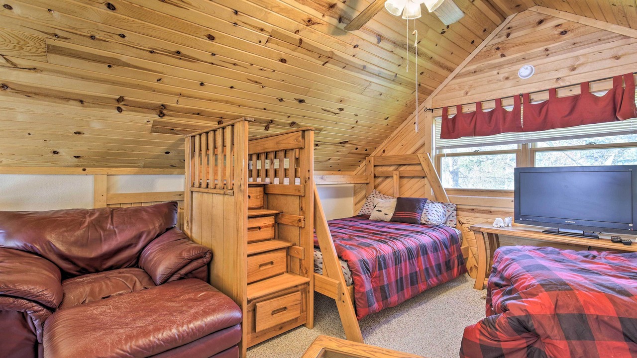Photo of Bedroom in Pine Lake