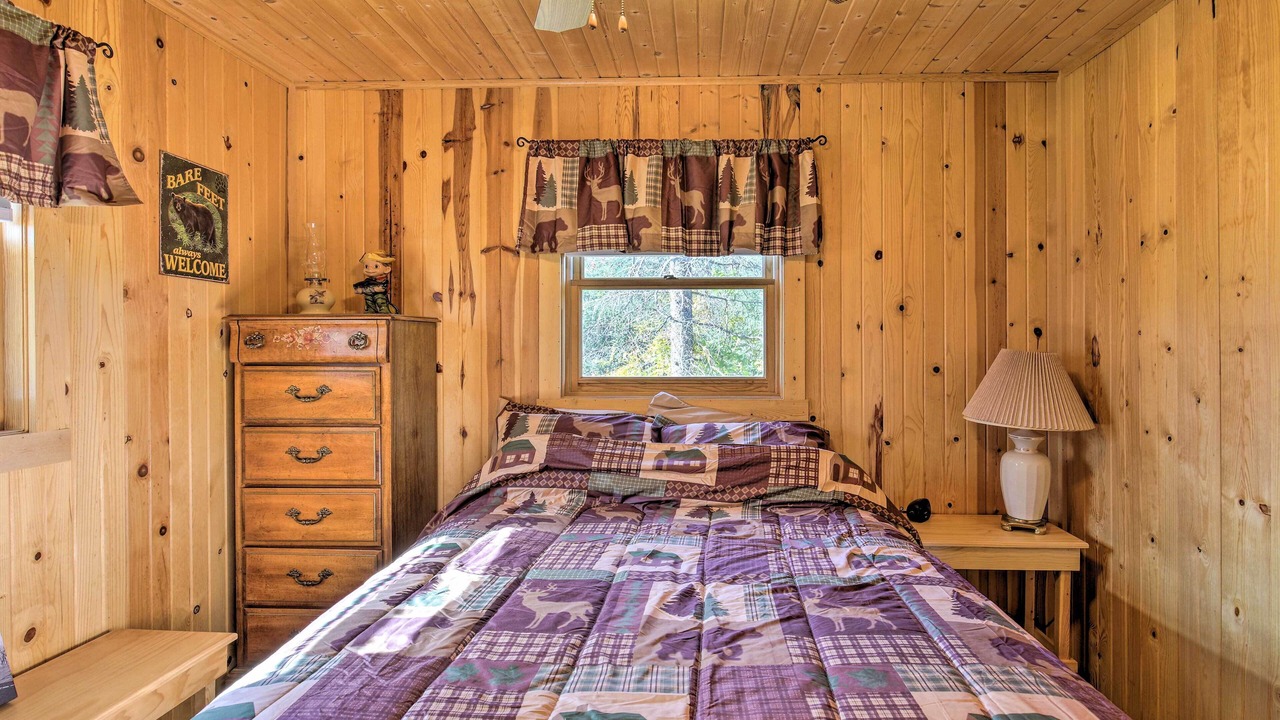 Photo of Bedroom in Pine Lake