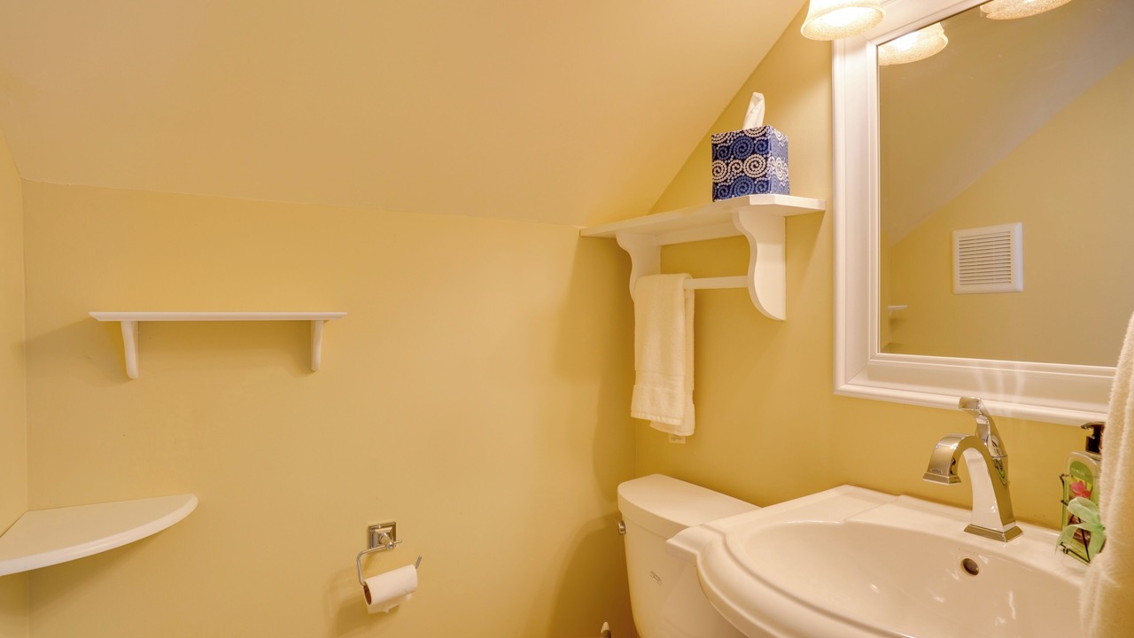 Photo of Bathroom in Summerville Historic District