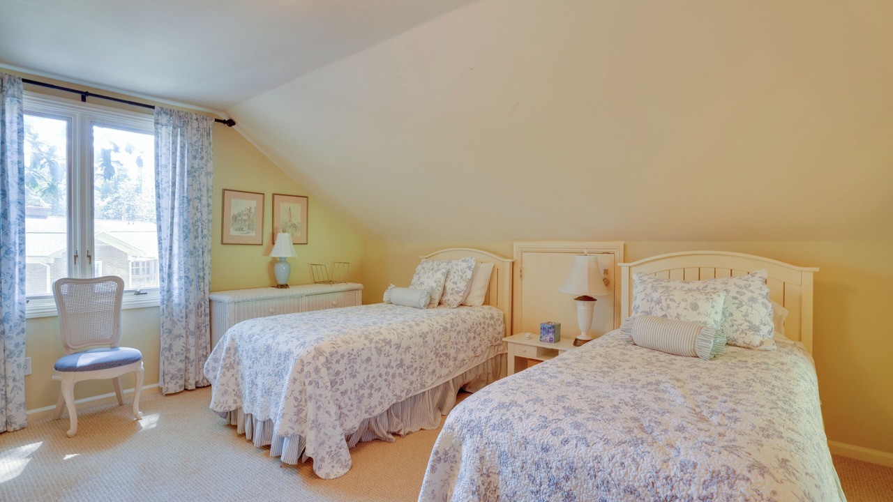 Photo of Bedroom in Summerville Historic District