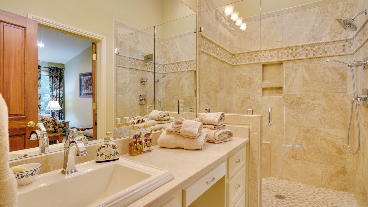 Photo of Bathroom in Summerville Historic District