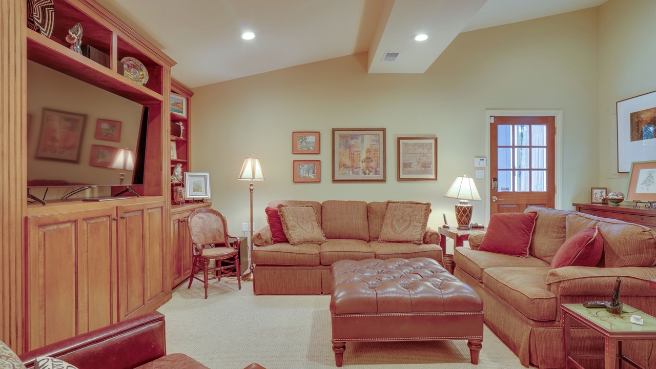 Photo of Livingroom in Summerville Historic District
