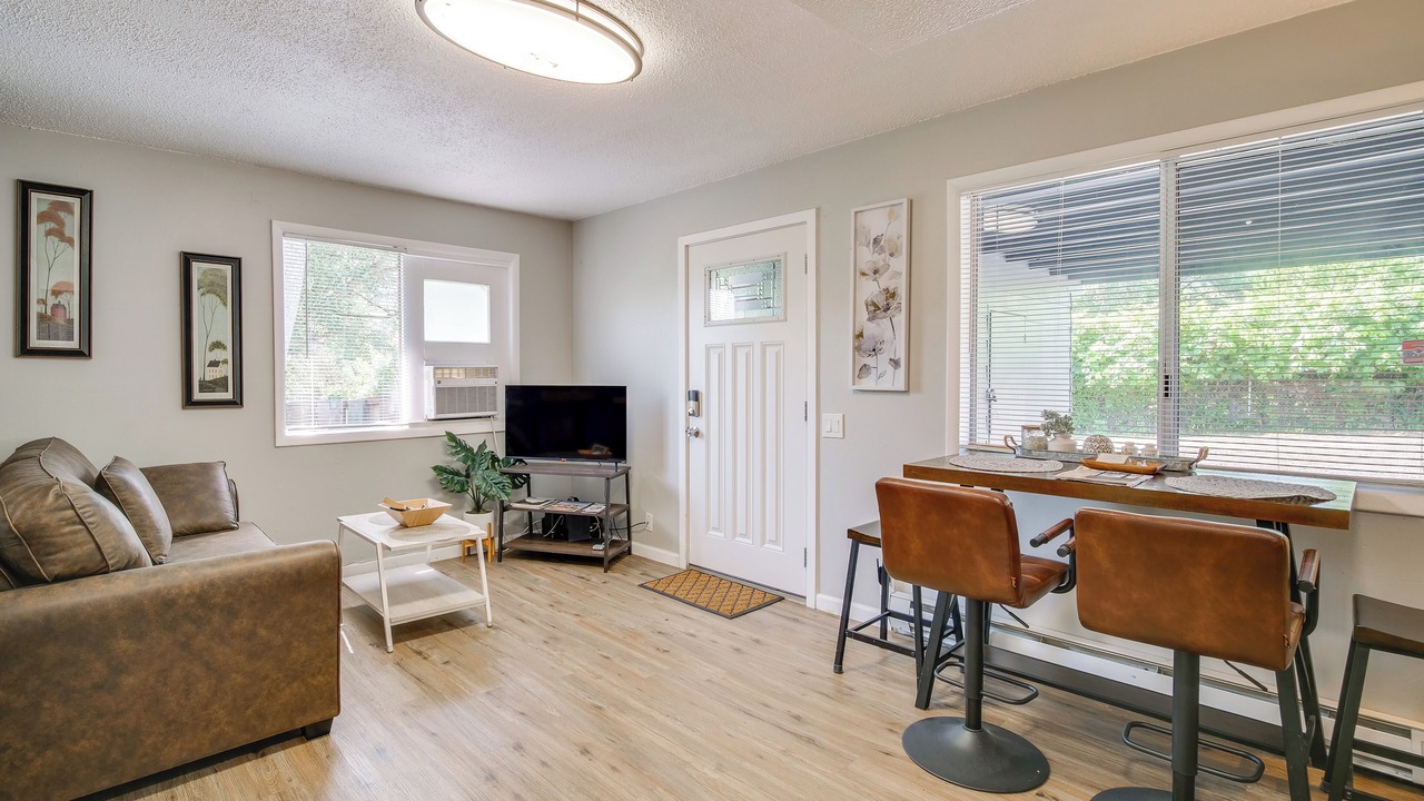 Photo of Bedroom in Roseburg
