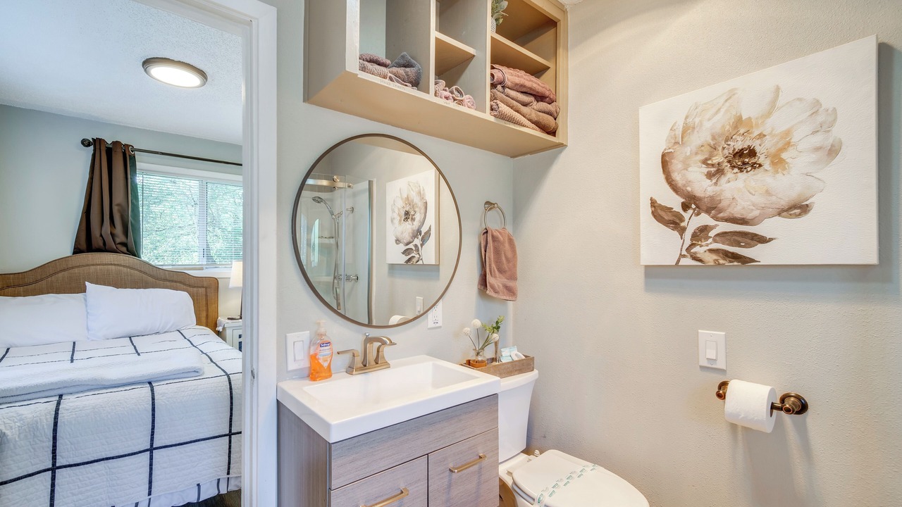 Photo of Bathroom in Roseburg