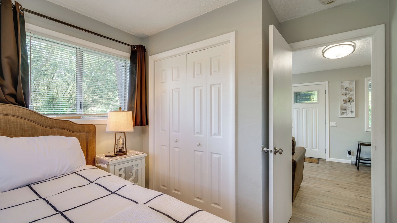 Photo of Bedroom in Roseburg