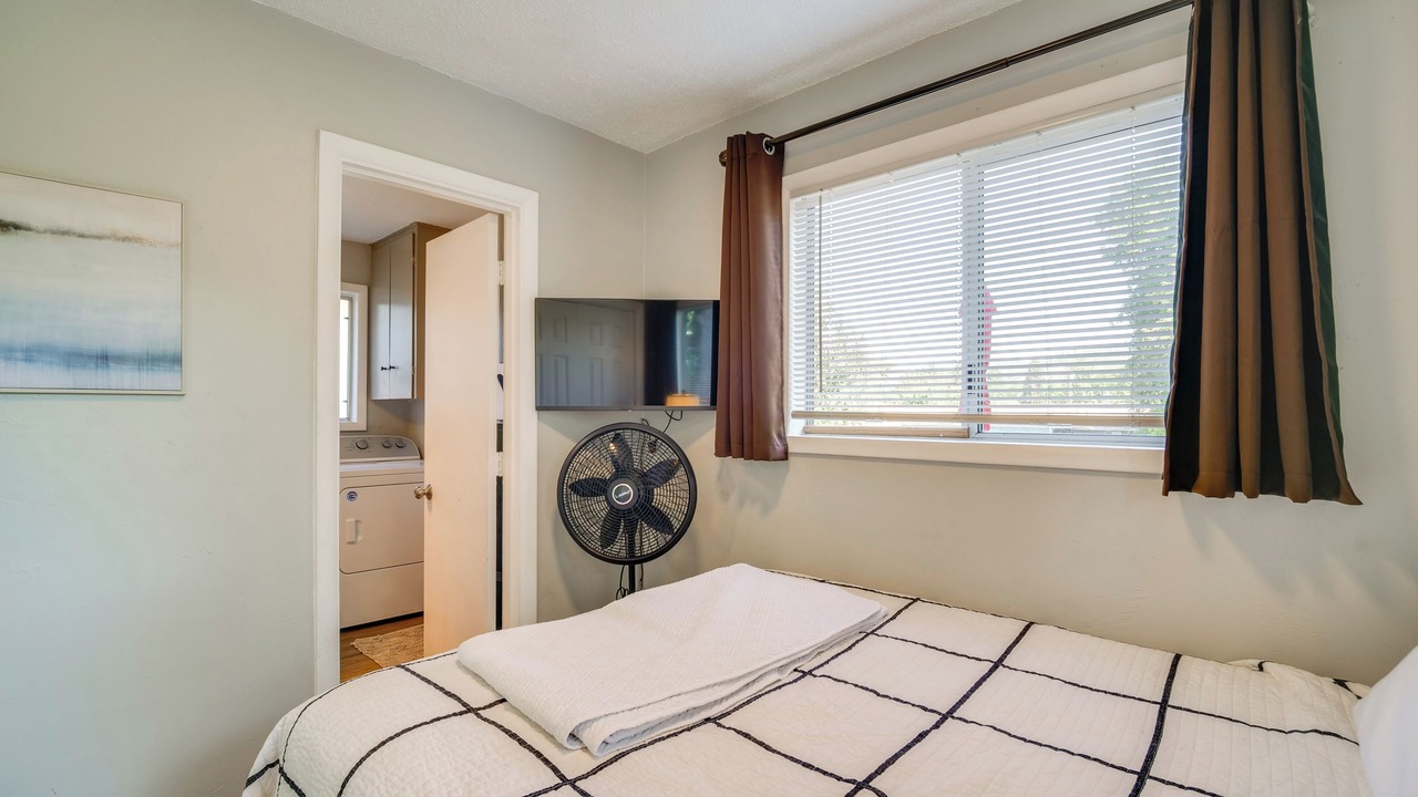 Photo of Bedroom in Roseburg