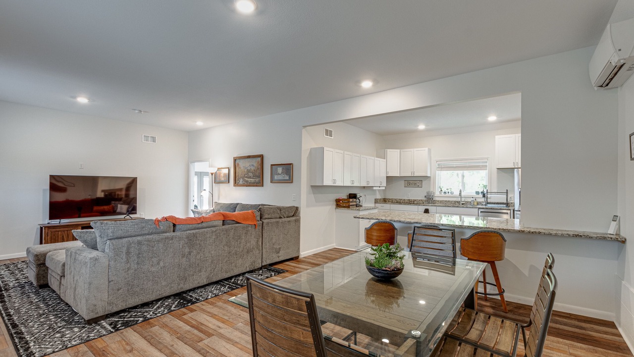 Photo of Livingroom in Trenton