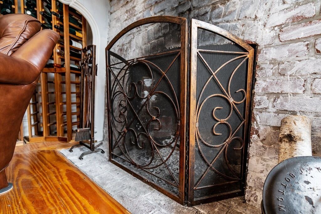 Photo of Livingroom in Beacon Hill