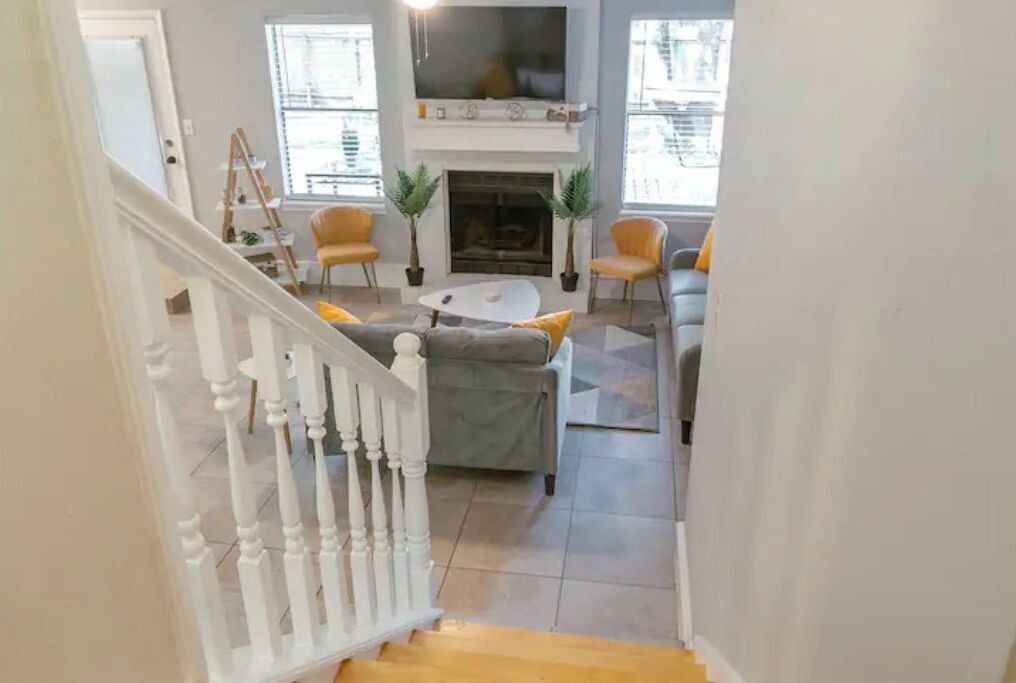 Photo of Livingroom in Grogan's Mill