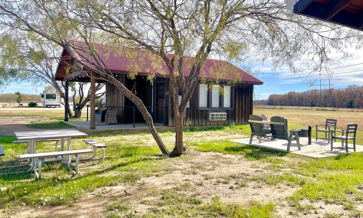 Photo of Outdoor in Elm Mott