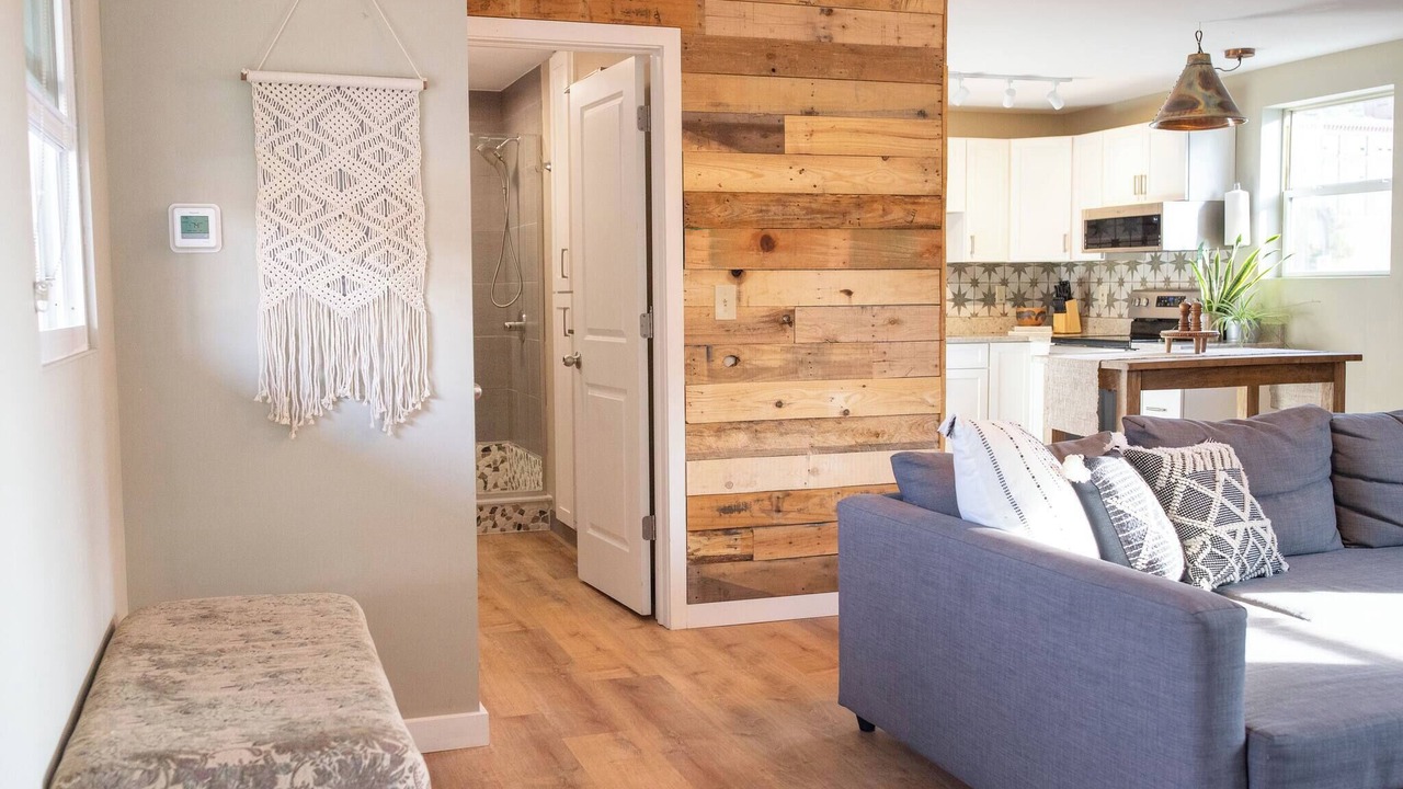 Photo of Livingroom in Strip District