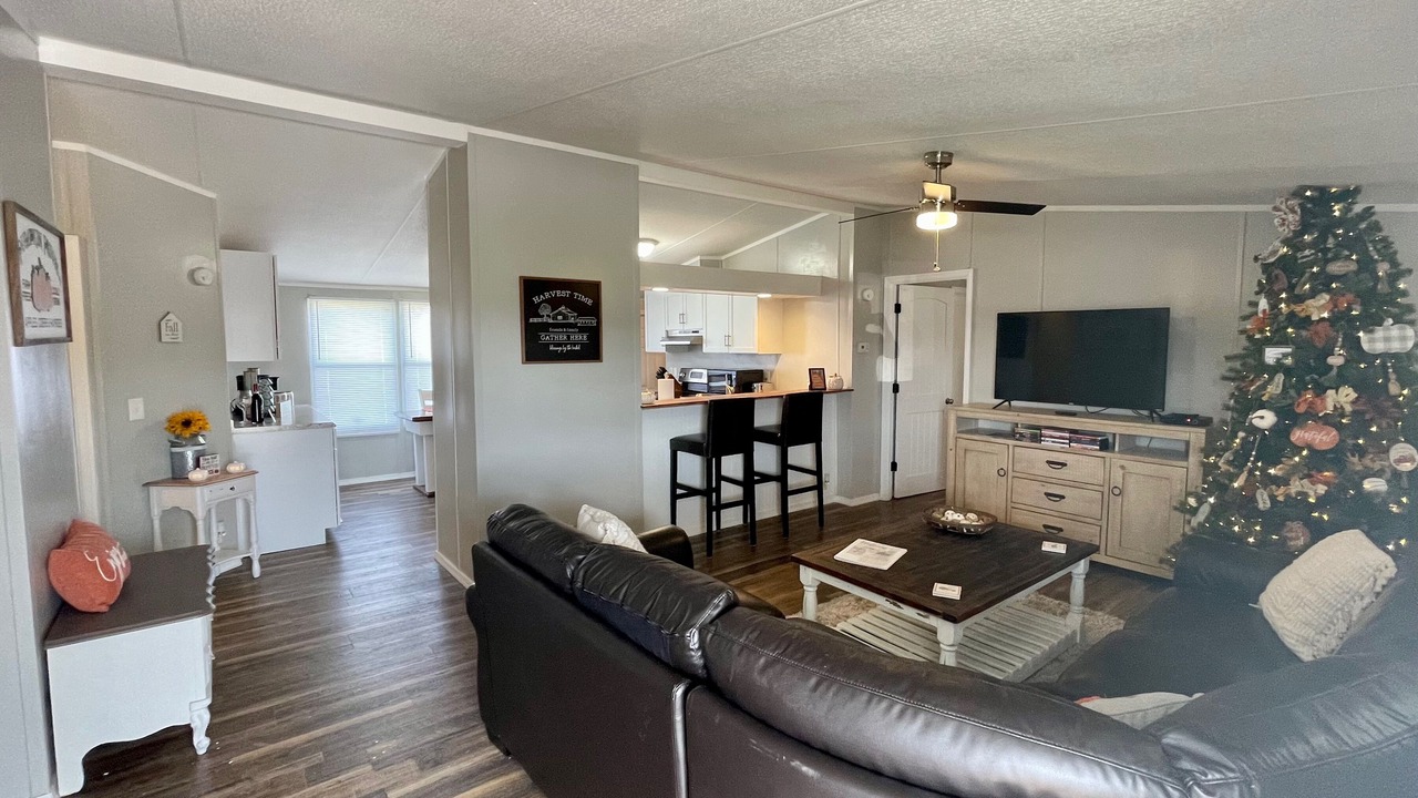 Photo of Livingroom in Mead