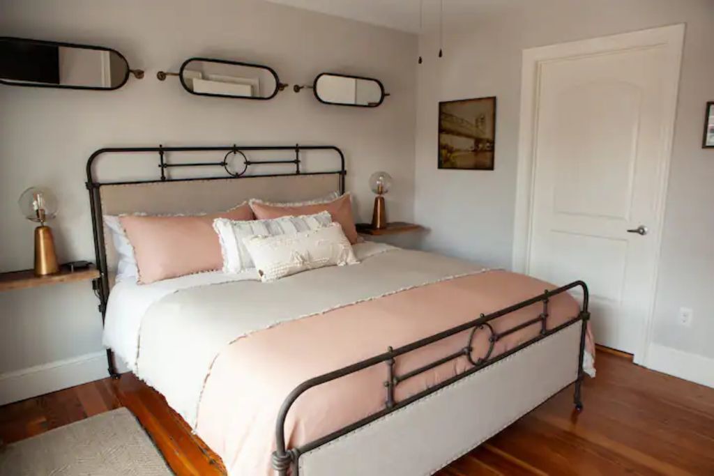Photo of Bedroom in Wilmington Historic District