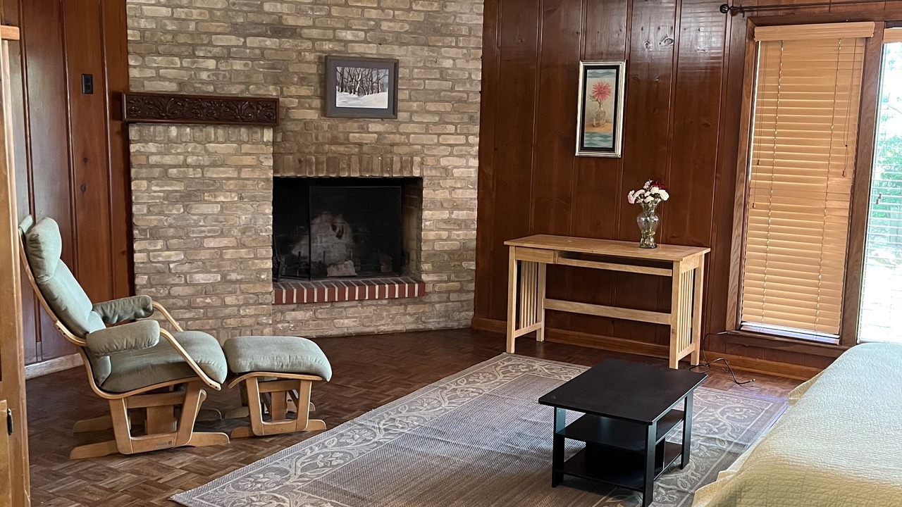 Photo of Livingroom in Barton Heights