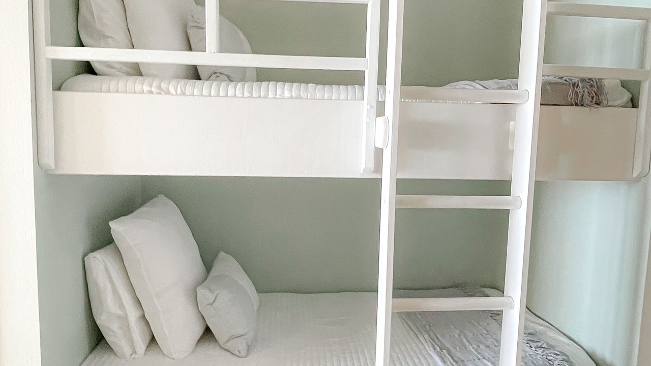 Photo of Bedroom in Miramar Beach