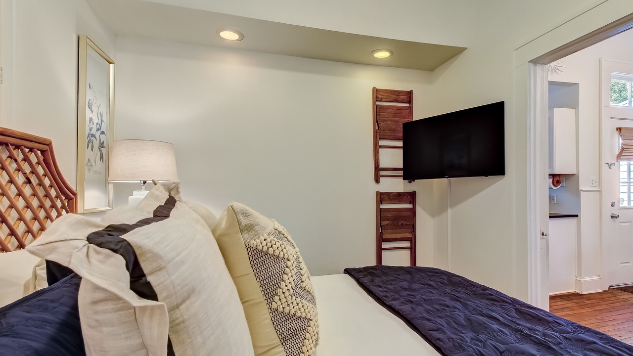 Photo of Bedroom in Beach Institute