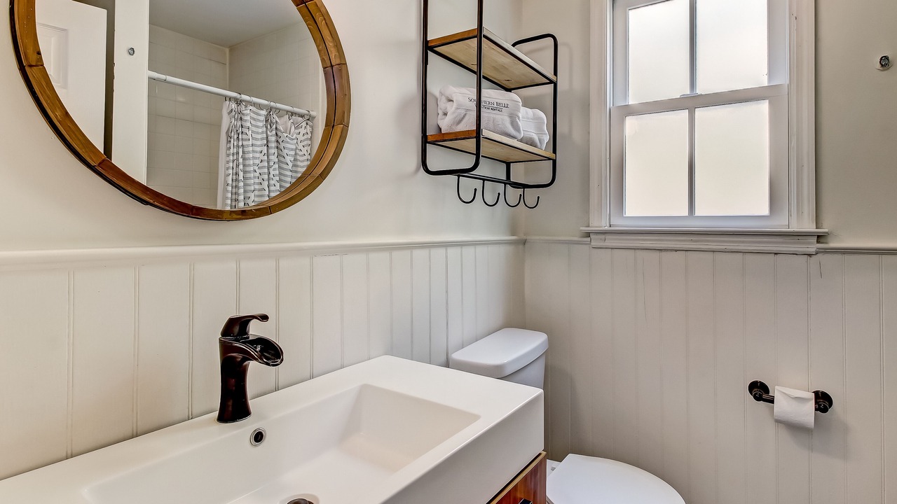 Photo of Bathroom in Beach Institute