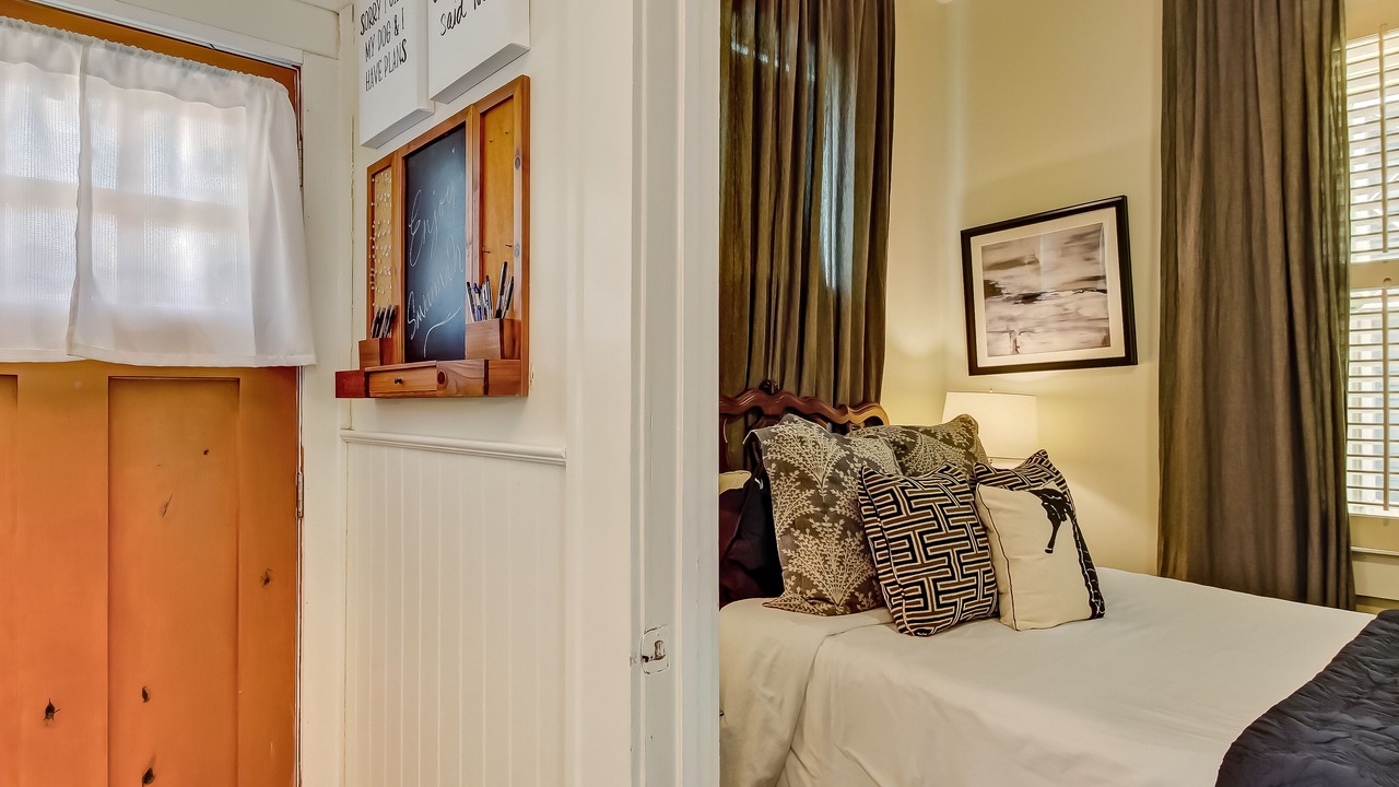Photo of Bedroom in Beach Institute