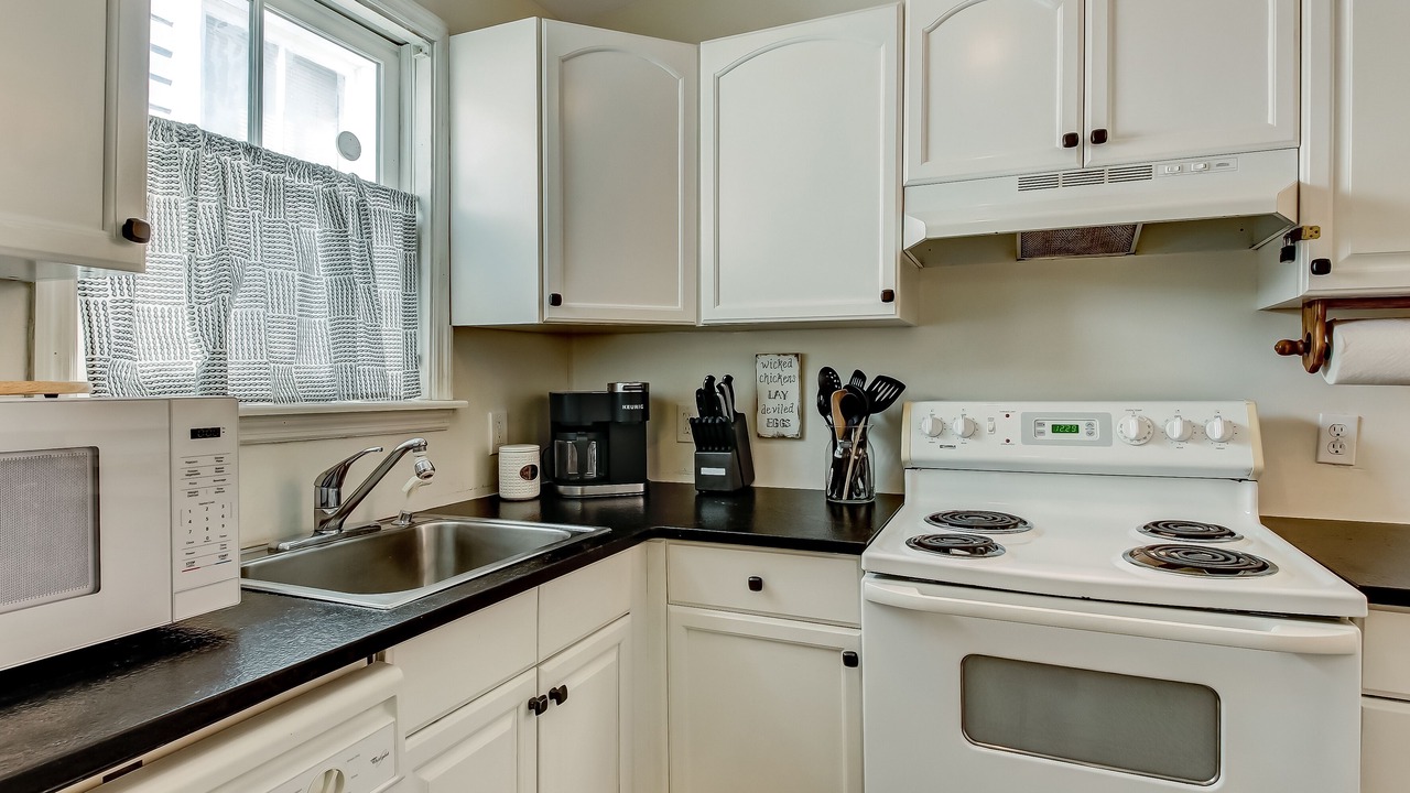Photo of Kitchen in Beach Institute