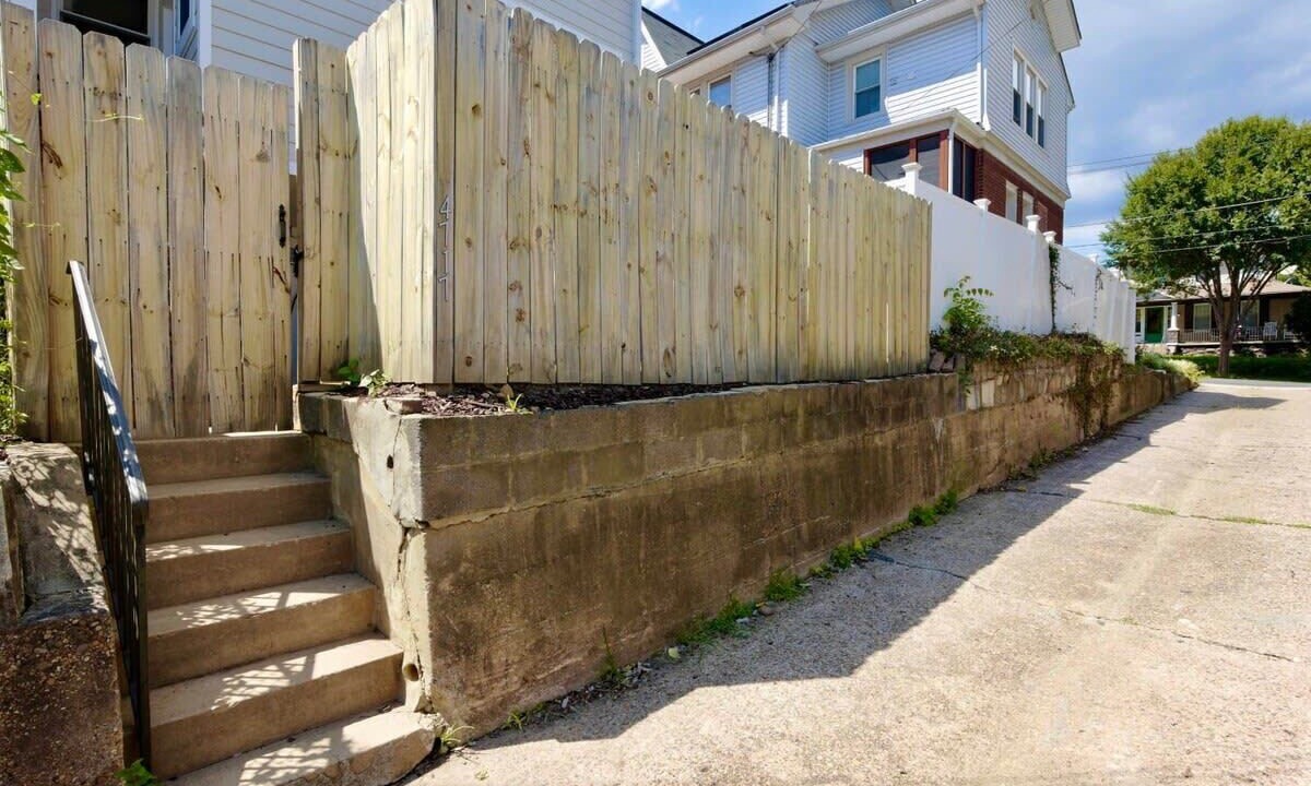 Photo of Others in 16th Street Heights