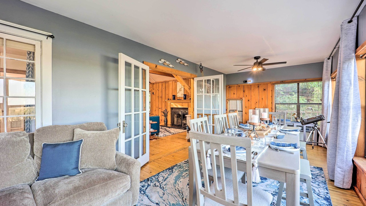 Photo of Livingroom in Bernice