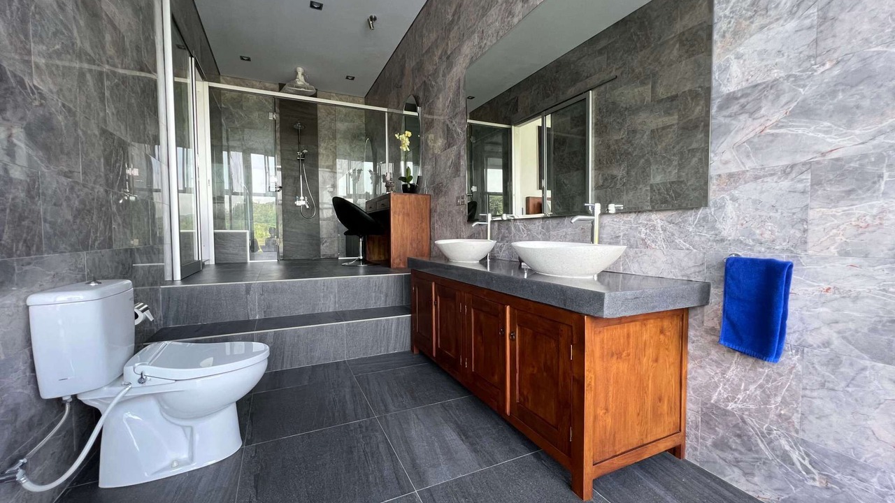 Photo of Bathroom in Ababi