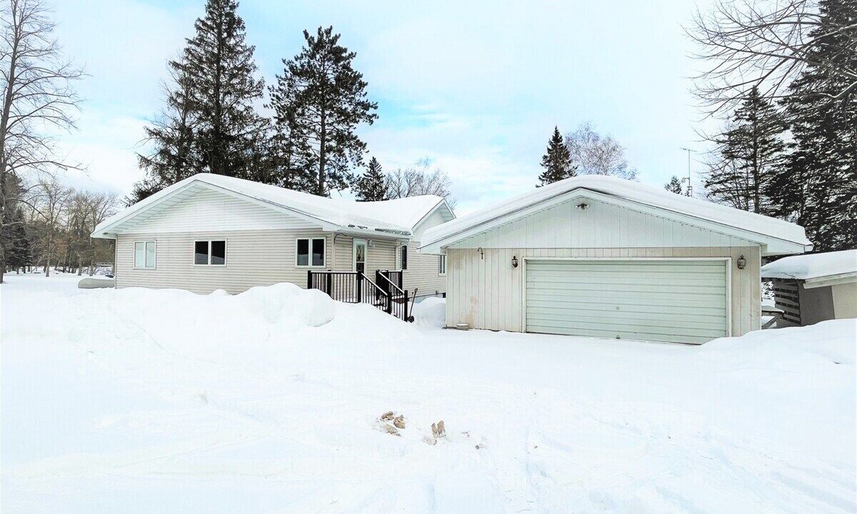Photo of Outdoor in Butternut
