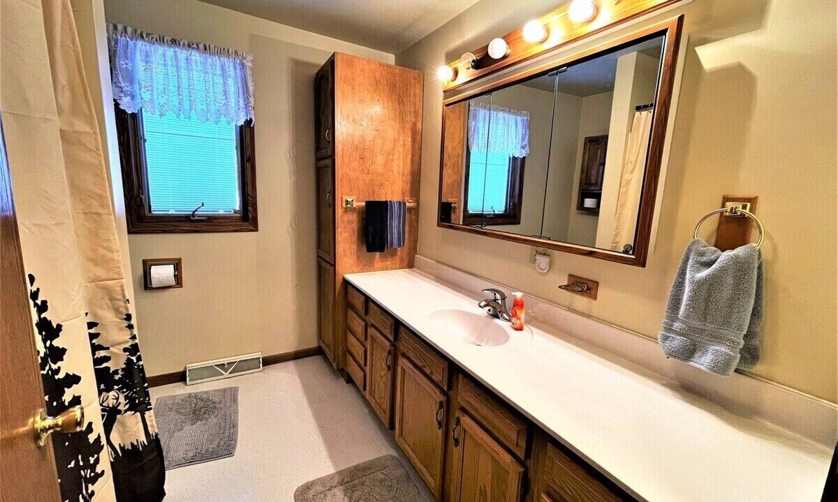 Photo of Bathroom in Butternut
