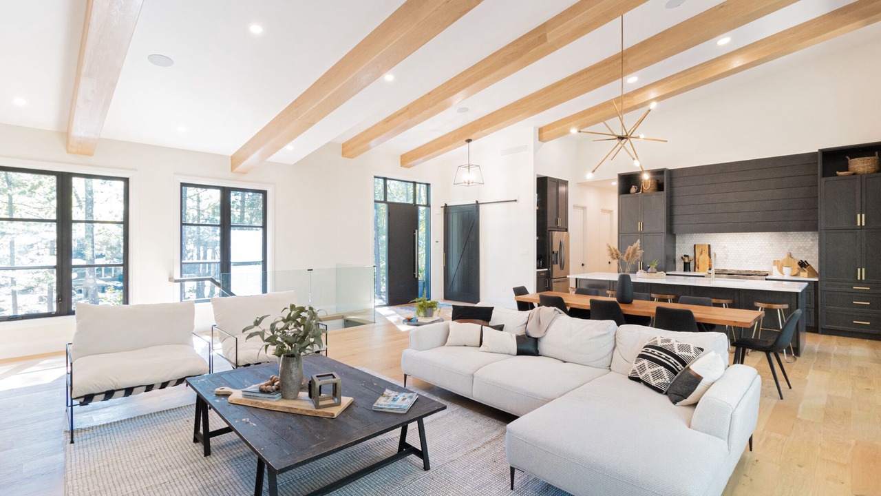 Photo of Livingroom in Grand Bend