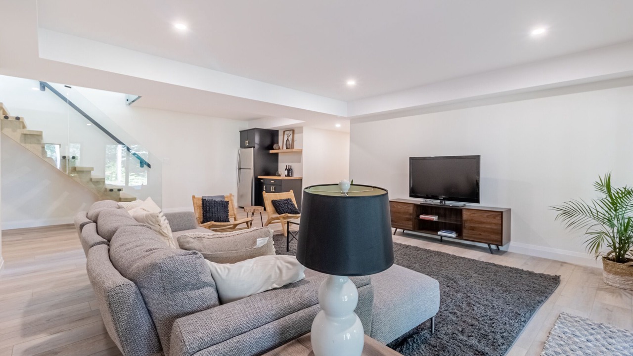 Photo of Livingroom in Grand Bend