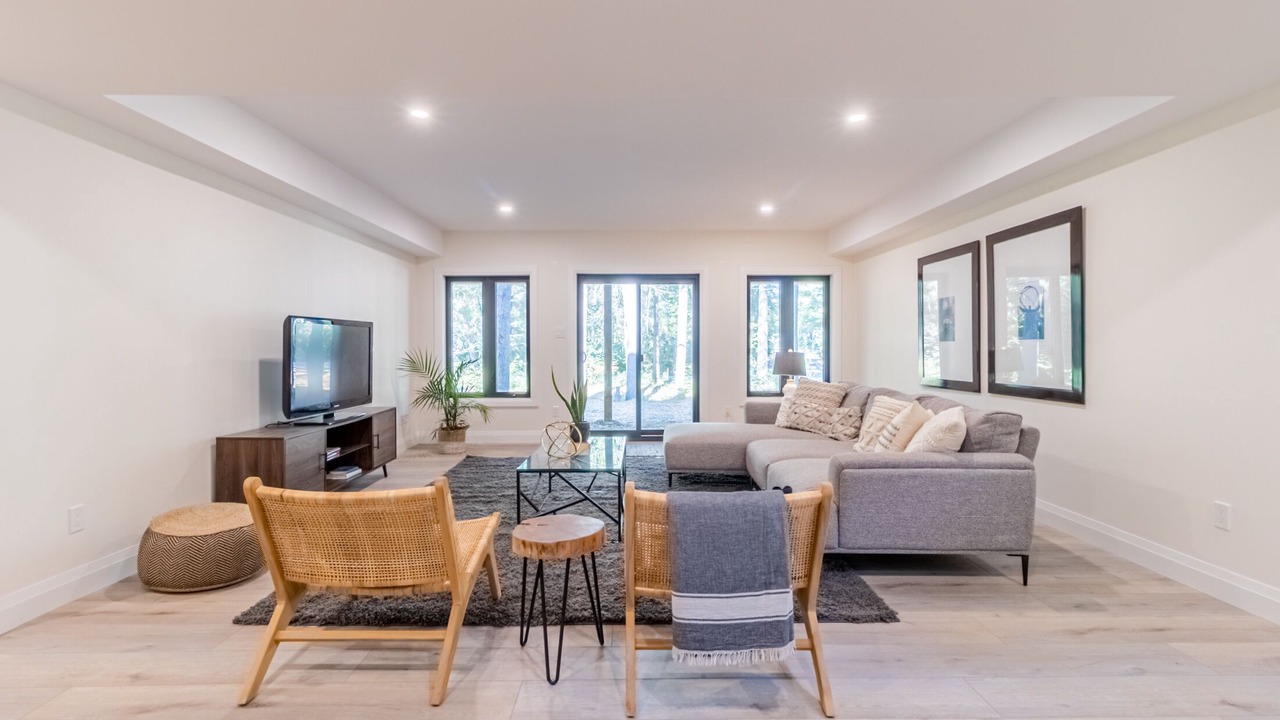 Photo of Livingroom in Grand Bend
