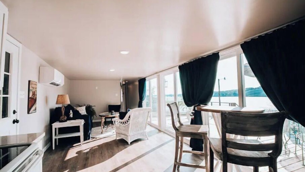 Photo of Livingroom in Dandridge