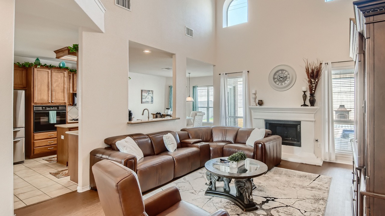 Photo of Livingroom in Forest Oaks