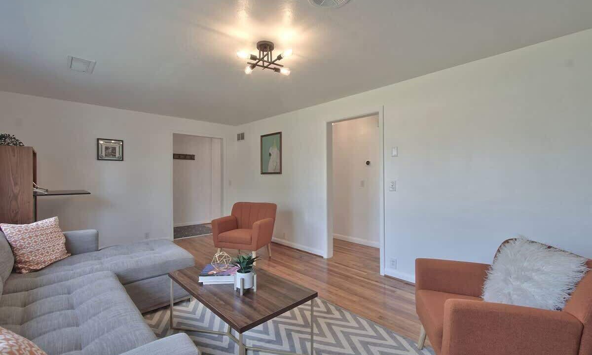 Photo of Livingroom in McMinnville