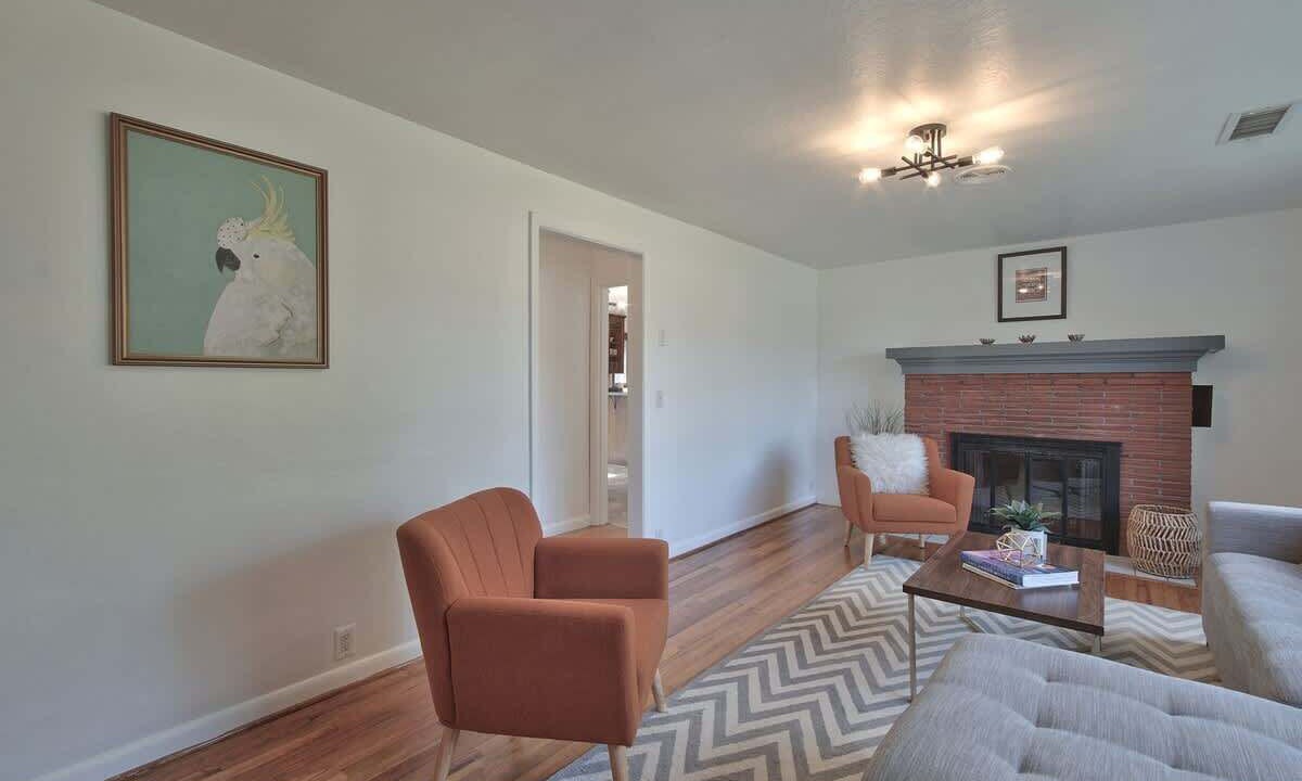 Photo of Livingroom in McMinnville