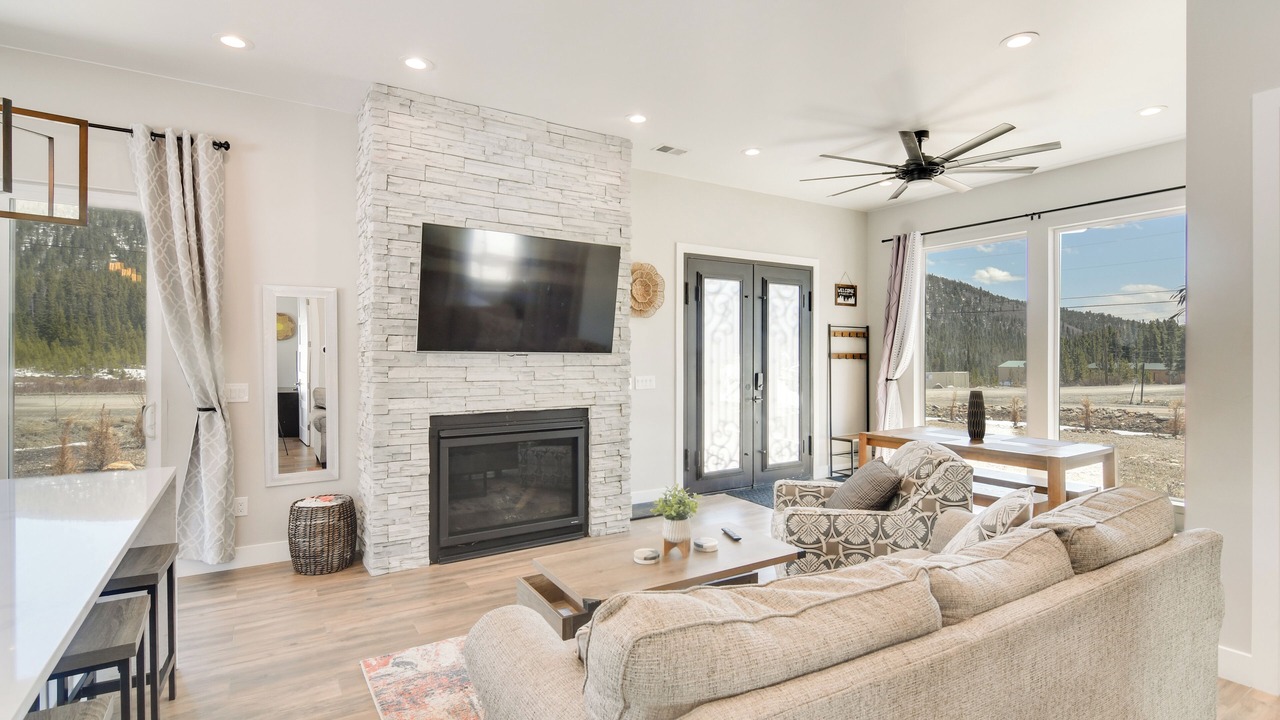 Photo of Livingroom in Saint Mary's