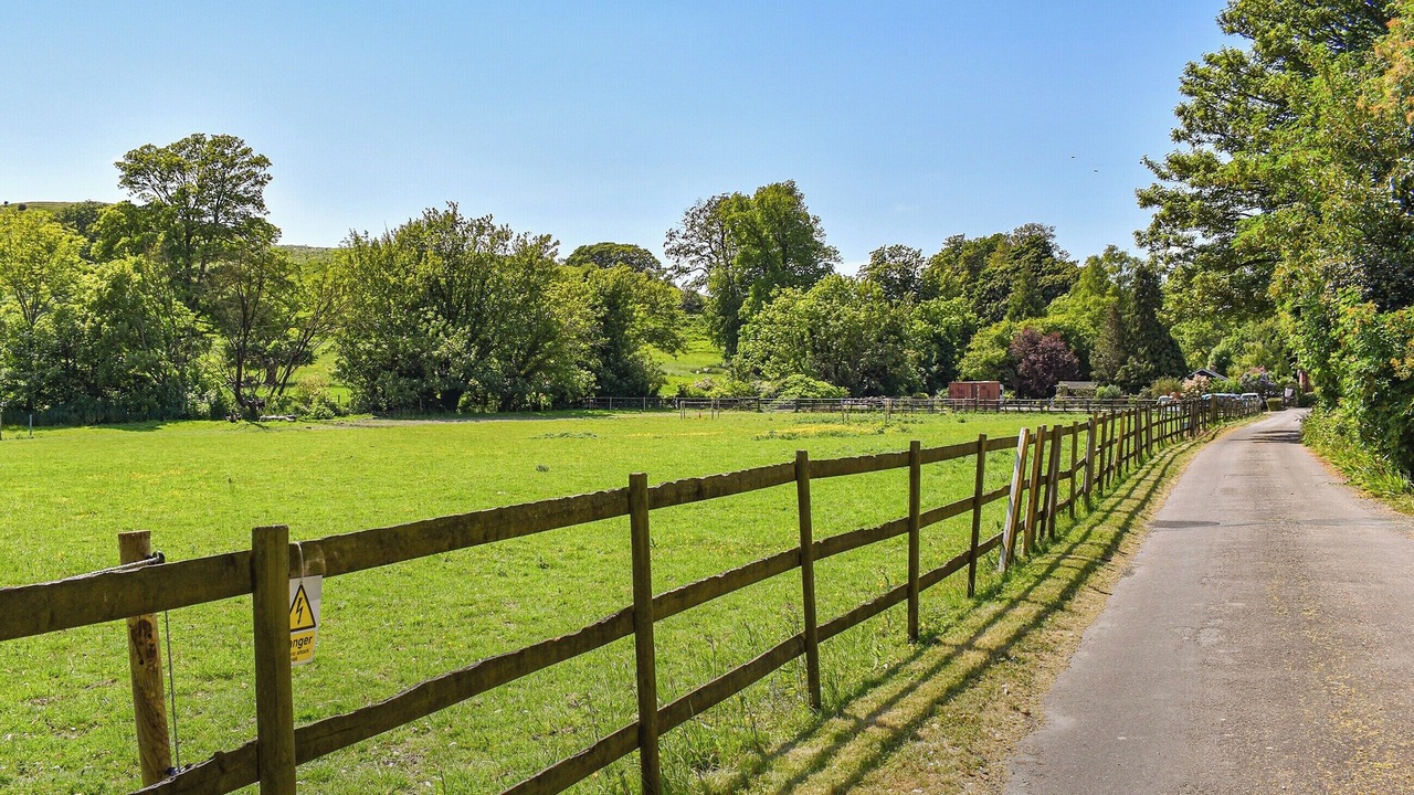 Photo of Others in Etchinghill