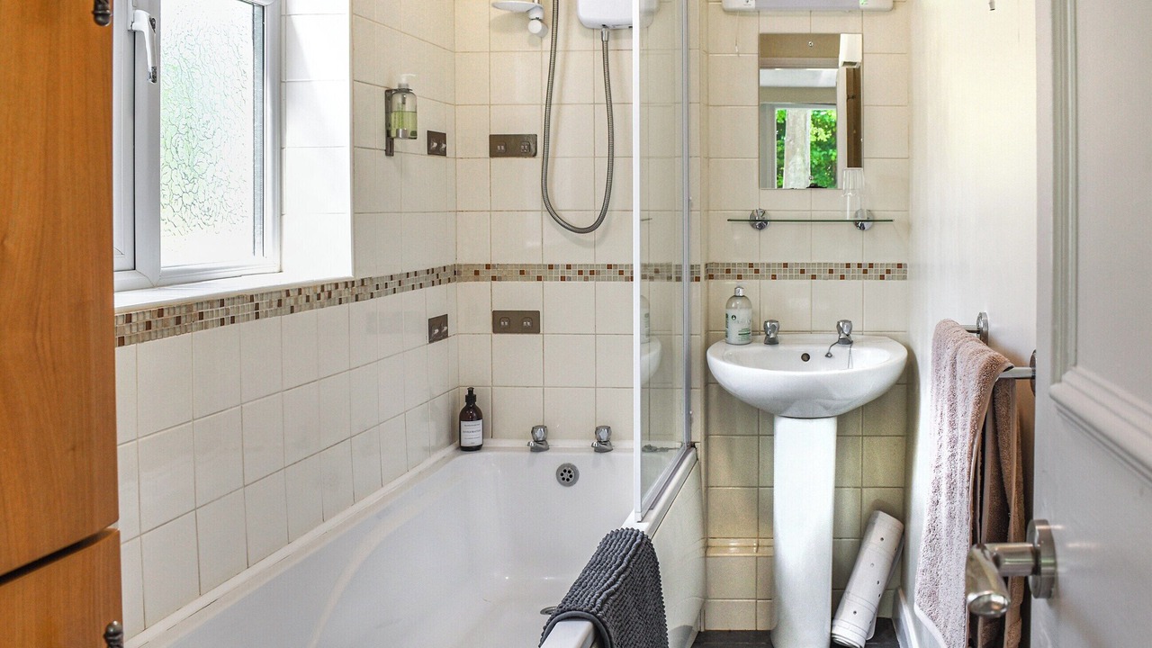 Photo of Bathroom in Etchinghill