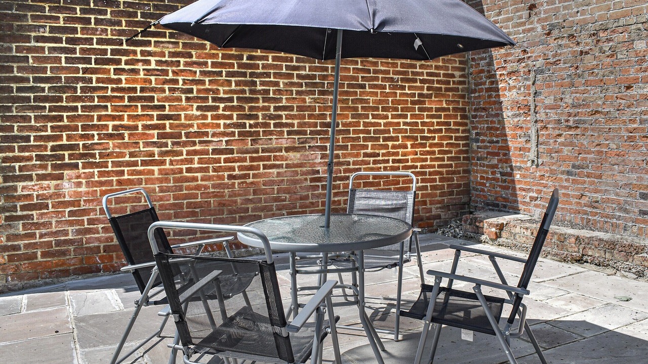 Photo of Others in Etchinghill