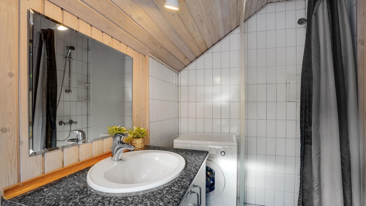 Photo of Bathroom in Agger