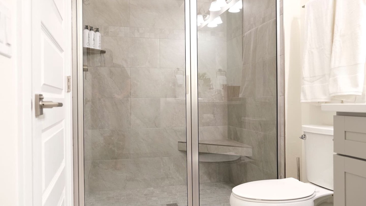 Photo of Bathroom in Lakeside Village