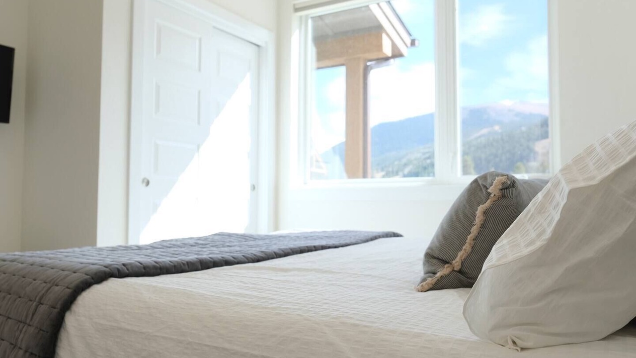 Photo of Bedroom in Lakeside Village