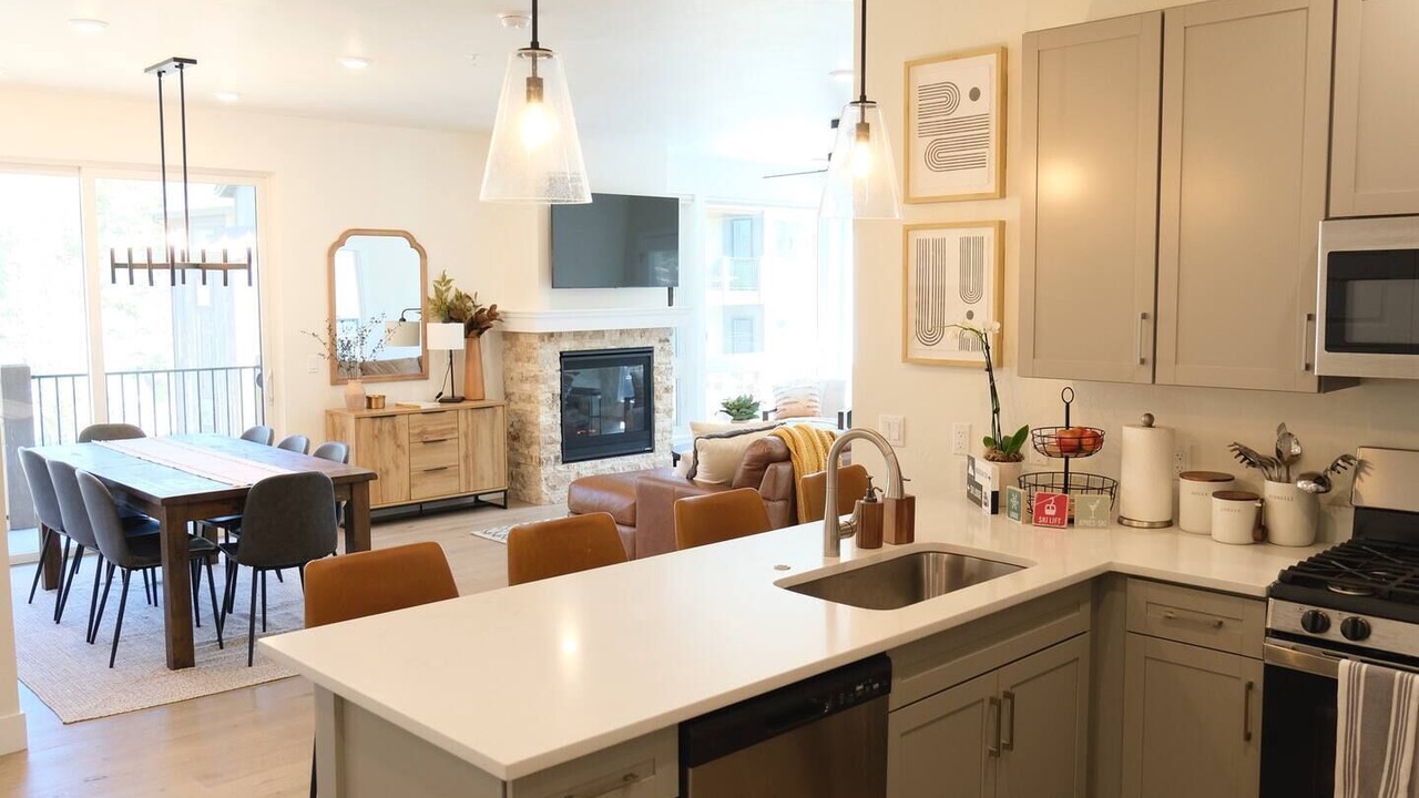 Photo of Kitchen in Lakeside Village