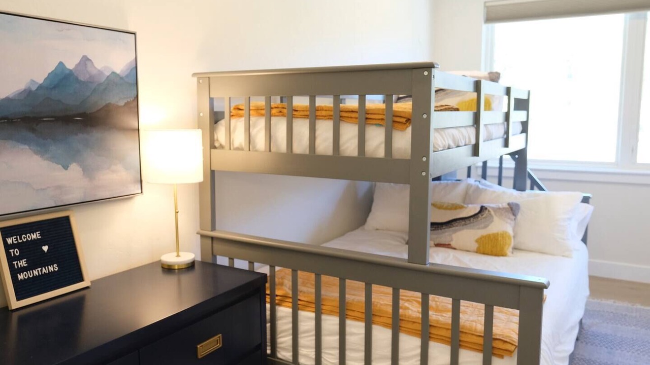 Photo of Bedroom in Lakeside Village