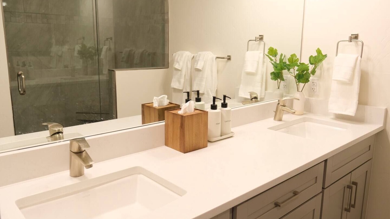 Photo of Bathroom in Lakeside Village