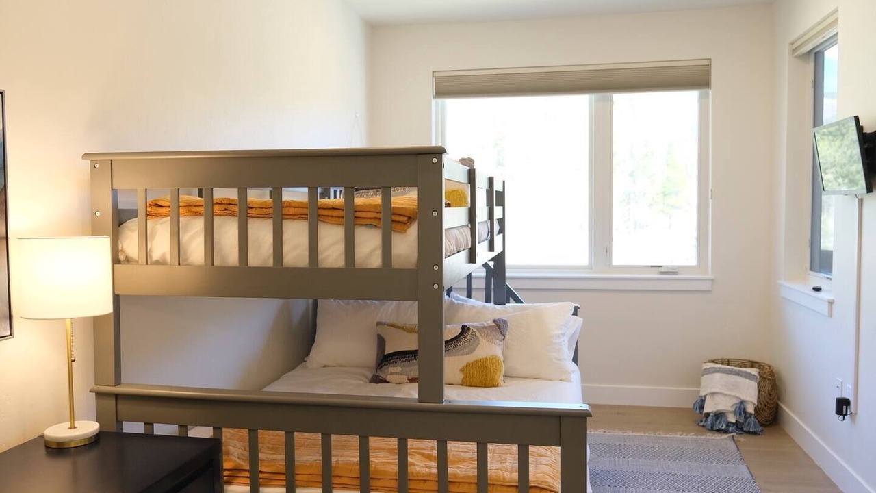Photo of Bedroom in Lakeside Village