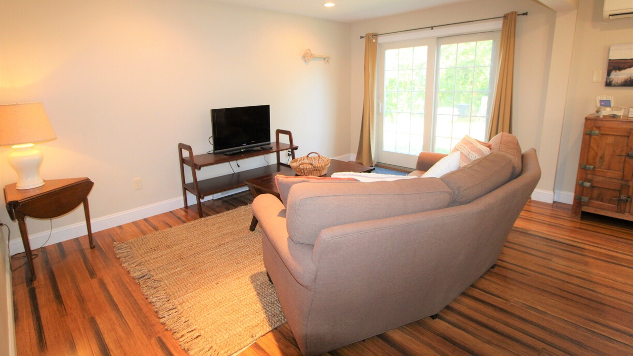 Photo of Livingroom in Northwest Harwich