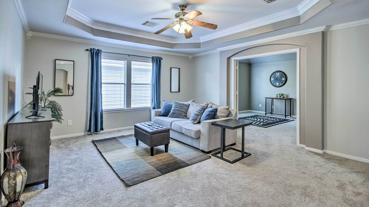 Photo of Livingroom in Iowa Colony